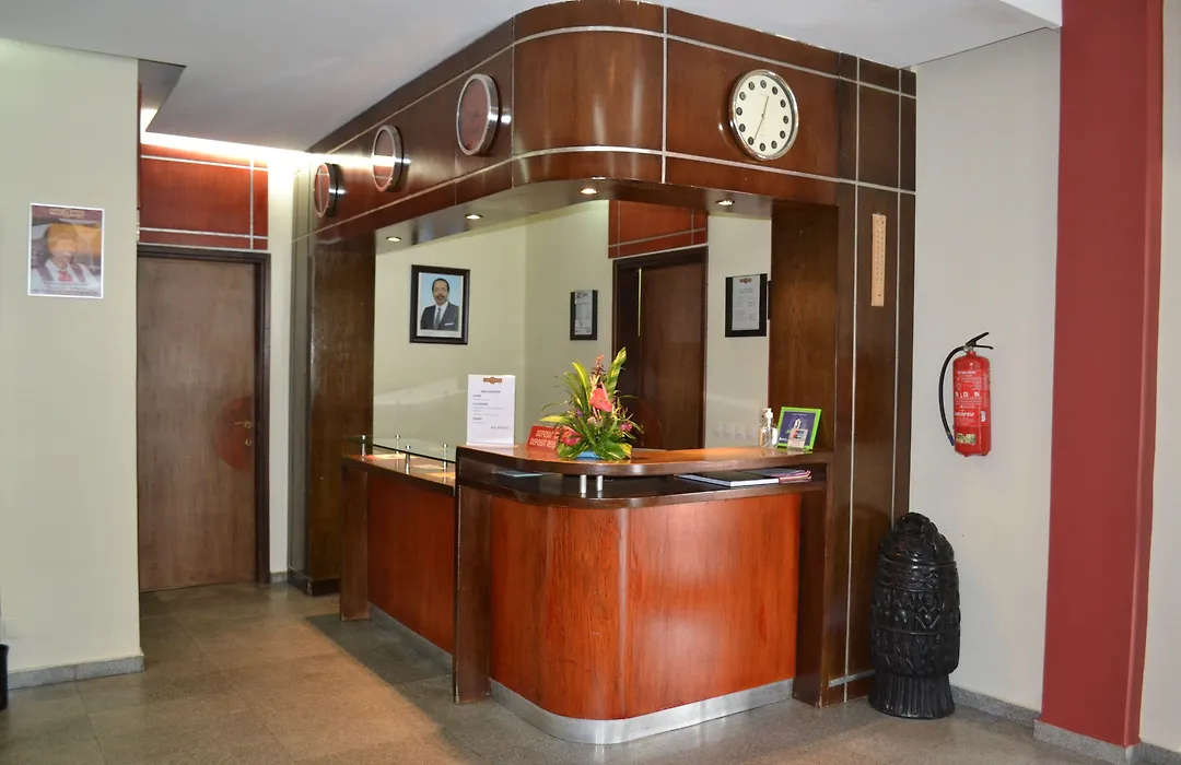 Planet Hotel-1